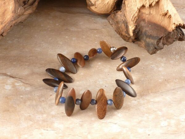 Schmuckset aus Holz und Sodalith Perlen – Bild 6