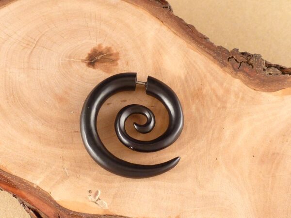 Fake Ohrstecker Holz Spirale