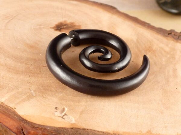 Fake Ohrstecker Holz Spirale – Bild 2