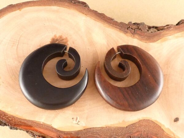 Fake Ohrstecker Holz Spirale