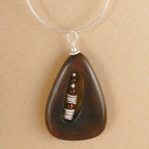 Anhänger aus Holz und Perlmutt Plättchen