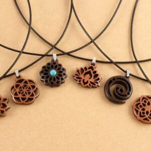 Kette Lederband mit Anhänger Holz