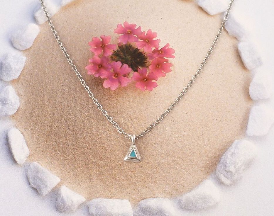Kette Edelstahl mit Anhänger Metall Dreieck emailliert